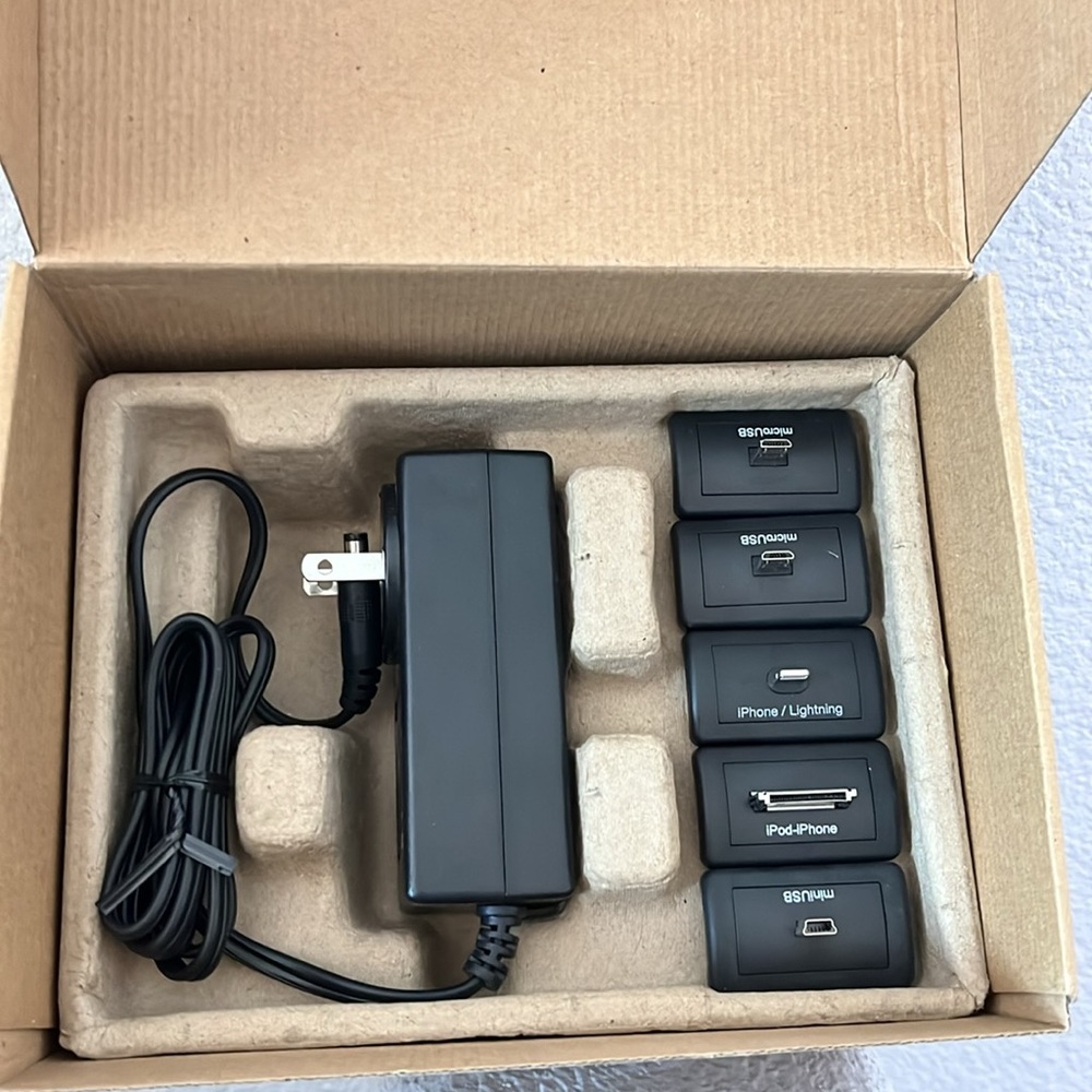 IDAPT universal channel charger